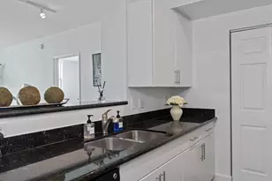2401 NE 65th St, Fort Lauderdale, FL 33308 - Photo 24