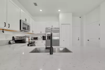 4246 Lagoon Shore Drive, Lake Worth, FL 33467 - Photo 4