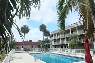 495 SE 8th St, Deerfield Beach, FL 33441 - Photo 2