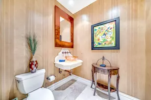 512 NE 12th Ave, Fort Lauderdale, FL 33301 - Photo 14
