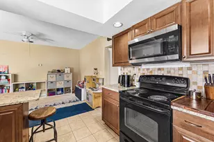 2 Tam O Shanter Ln, Boca Raton, FL 33431 - Photo 8