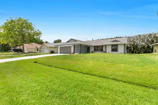 731 SE Majestic Terrace, Port Saint Lucie, FL 34983 - Photo 6