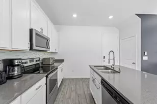 1817 Lake Cove Dr, Lake Worth, FL 33460 - Photo 10