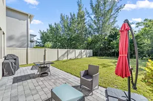1817 Lake Cove Dr, Lake Worth, FL 33460 - Photo 12