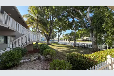 344 SE 11th Avenue #8, Pompano Beach, FL 33060 - Photo 2