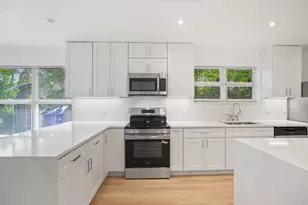 1404 NE 2nd St, Pompano Beach, FL 33060 - Photo 2