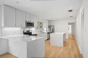 1404 NE 2nd St, Pompano Beach, FL 33060 - Photo 1