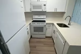 752 Executive Center Dr, West Palm Beach, FL 33401 - Photo 2