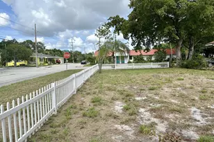 312 N 12th Ave Ave N, Lake Worth Beach, FL 33460 - Photo 2
