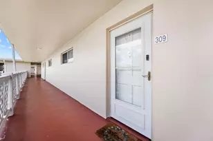 2682 S Garden Dr, Lake Worth, FL 33461 - Photo 1