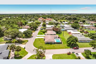 2402 Newport Drive, Fort Pierce, FL 34982 - Photo 56