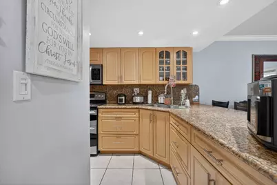 7101 W 24th Avenue #45, Hialeah, FL 33016 - Photo 14