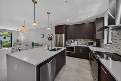 625 NE 22nd Drive, Wilton Manors, FL 33305 - Photo 1