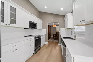 215 NW 117th Way, Coral Springs, FL 33071 - Photo 4
