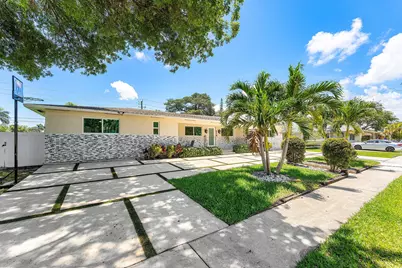 214 SE 5th Street, Dania Beach, FL 33004 - Photo 2
