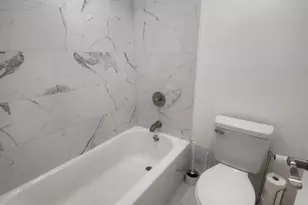 3301 N Country Club Dr, Miami, FL 33180 - Photo 14