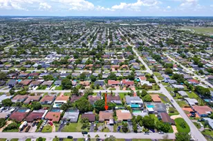 2210 Everglades Dr, Miramar, FL 33023 - Photo 22