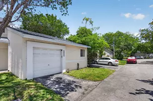 1921 Discovery Cir E, Deerfield Beach, FL 33442 - Photo 28