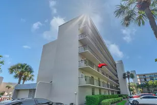 17 Royal Palm Way, Boca Raton, FL 33432 - Photo 2