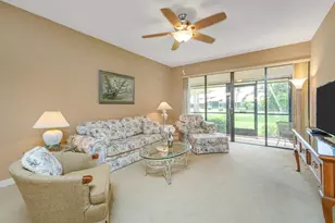 135 Old Meadow Way, Palm Beach Gardens, FL 33418 - Photo 2
