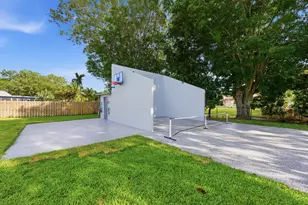 8492 NW 15th Ct, Coral Springs, FL 33071 - Photo 4
