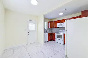 2037 Washington St, Hollywood, FL 33020 - Photo 6