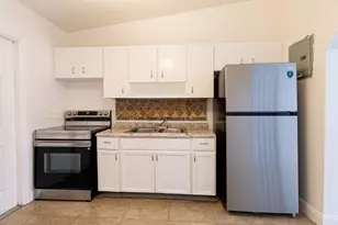 630 NW 15th Terrace, Fort Lauderdale, FL 33311 - Photo 2