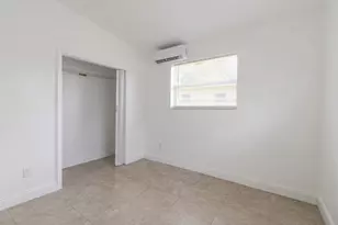630 NW 15th Terrace, Fort Lauderdale, FL 33311 - Photo 8