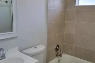 651 NE 46 Th, Oakland Park, FL 33334 - Photo 6