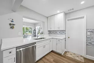 5711 NW 84th Terrace, Tamarac, FL 33321 - Photo 8