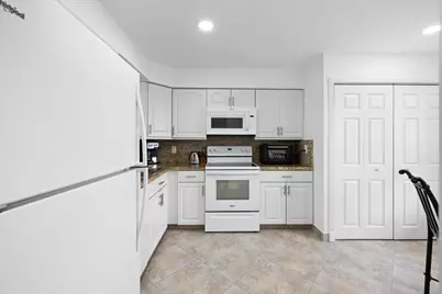 4550 NW 18th Avenue #709, Deerfield Beach, FL 33064 - Photo 8