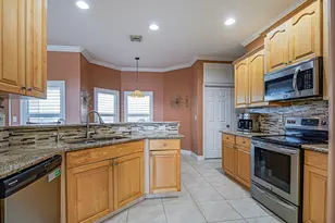 581 SW Grove Ave, Port Saint Lucie, FL 34983 - Photo 10