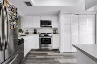 8858 NW 48th St, Sunrise, FL 33351 - Photo 2