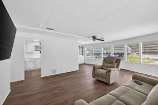 7102 SE Bluebird Cir, Hobe Sound, FL 33455 - Photo 4