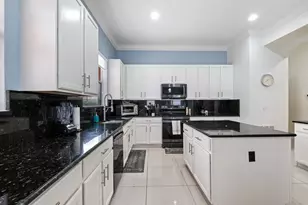 658 Cresta Cir, West Palm Beach, FL 33413 - Photo 12