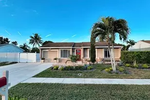 10079 Yeoman Ln, Royal Palm Beach, FL 33411 - Photo 2