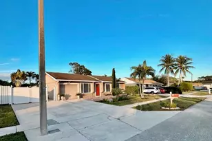 10079 Yeoman Ln, Royal Palm Beach, FL 33411 - Photo 4