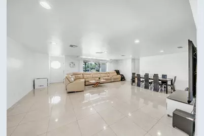 2298 NE 2nd Avenue, Boca Raton, FL 33431 - Photo 12