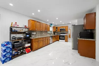 2340 Fairmont Avenue, Miramar, FL 33025 - Photo 10