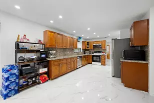 2340 Fairmont Ave, Miramar, FL 33025 - Photo 10