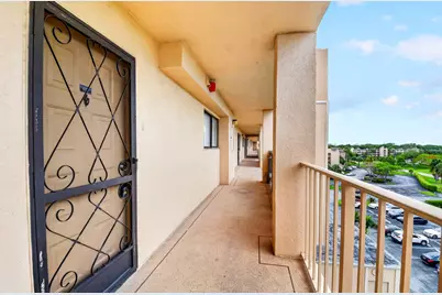 6866 Huntington Lane #602, Delray Beach, FL 33446 - Photo 2