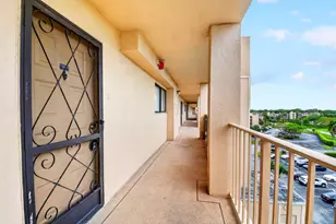 6866 Huntington Ln, Delray Beach, FL 33446 - Photo 30