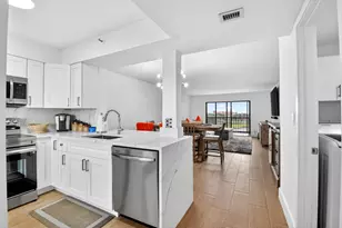 6866 Huntington Ln, Delray Beach, FL 33446 - Photo 4