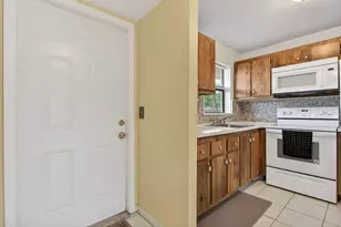 10444 NW 30th Ct, Sunrise, FL 33322 - Photo 4