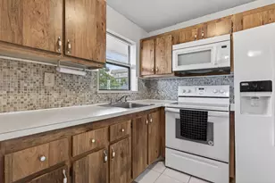 10444 NW 30th Ct, Sunrise, FL 33322 - Photo 6