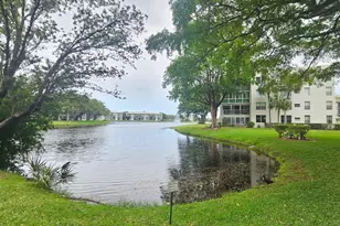 9235 Lagoon Pl, Davie, FL 33324 - Photo 32