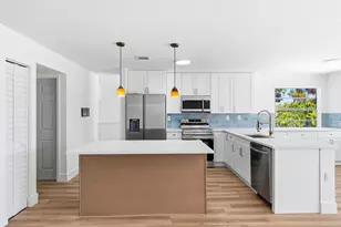 820 Rock Hill Ave, Davie, FL 33325 - Photo 2