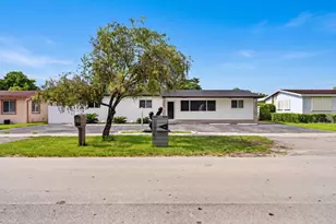 10040 SW 32nd St, Miami, FL 33165 - Photo 2
