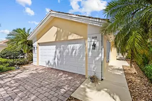 918 SW Balmoral Trce, Stuart, FL 34997 - Photo 2