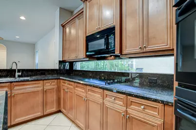 670 Edgebrook Lane, West Palm Beach, FL 33411 - Photo 8